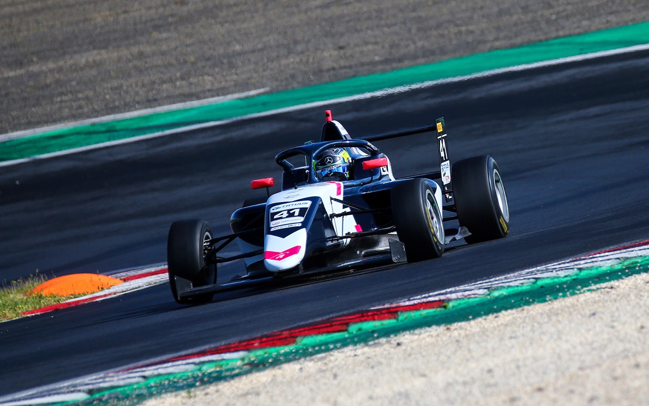 alex powell F4 italian championship 2025 r-ace gp