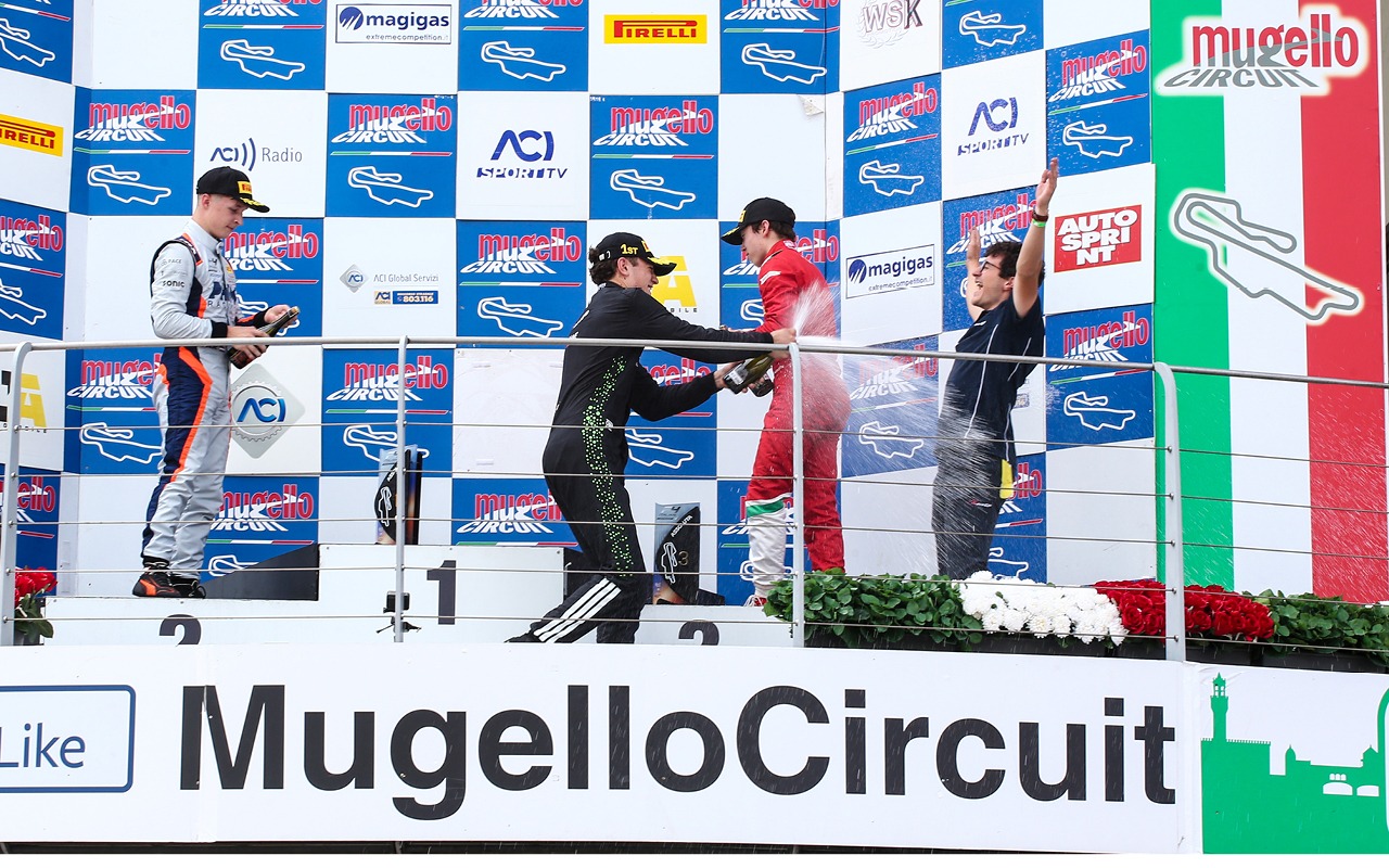alex powell mercedes junior driver r-ace gp win mugello f4 italy 2025
