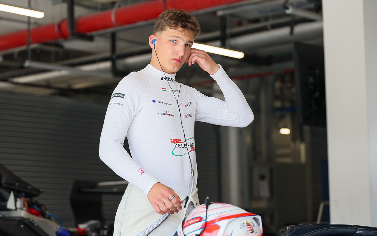 uae4 series team champion r-ace gp tomika gender