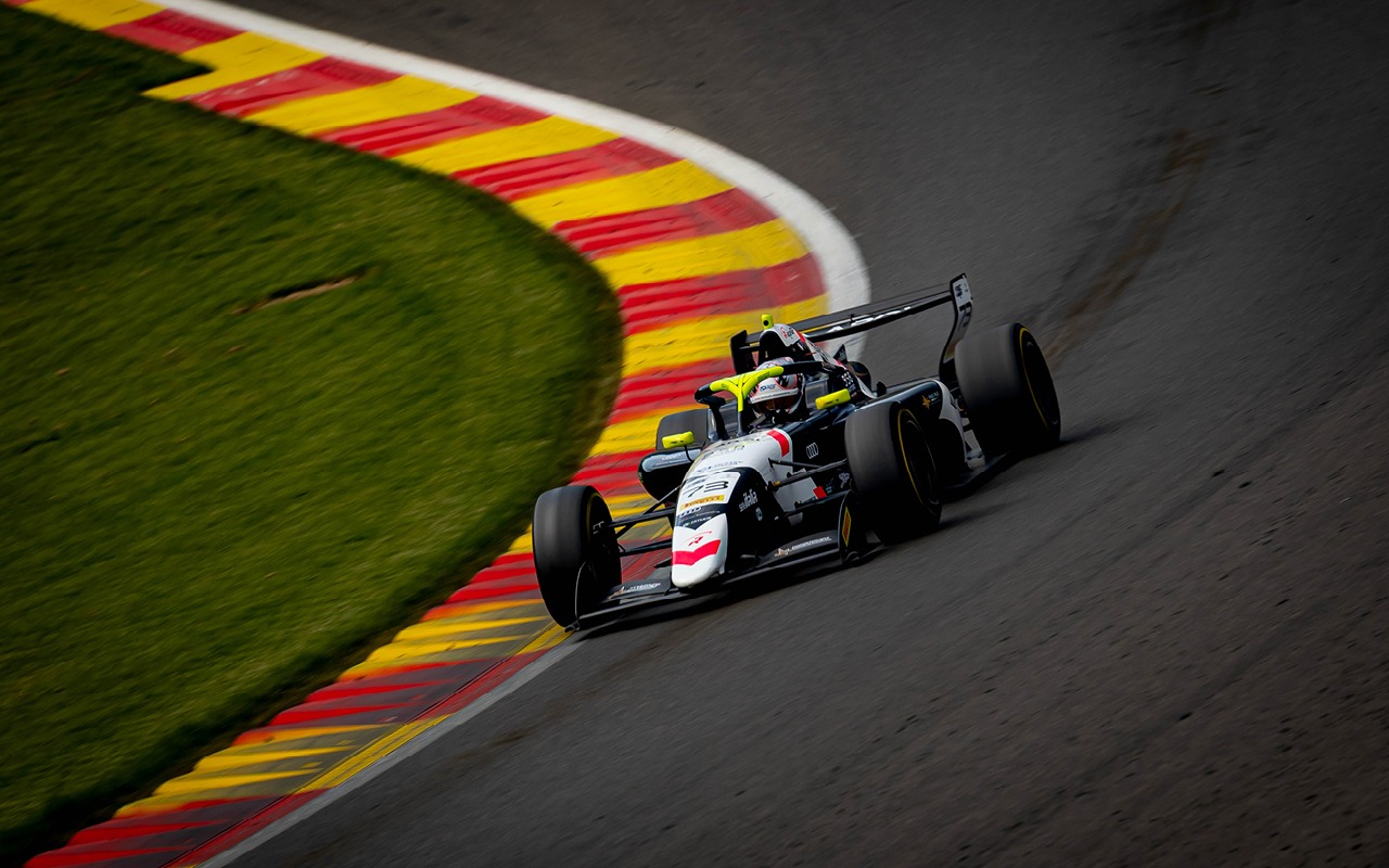 R-ace gp FREC Spa round 3 Emanuele Olivieri