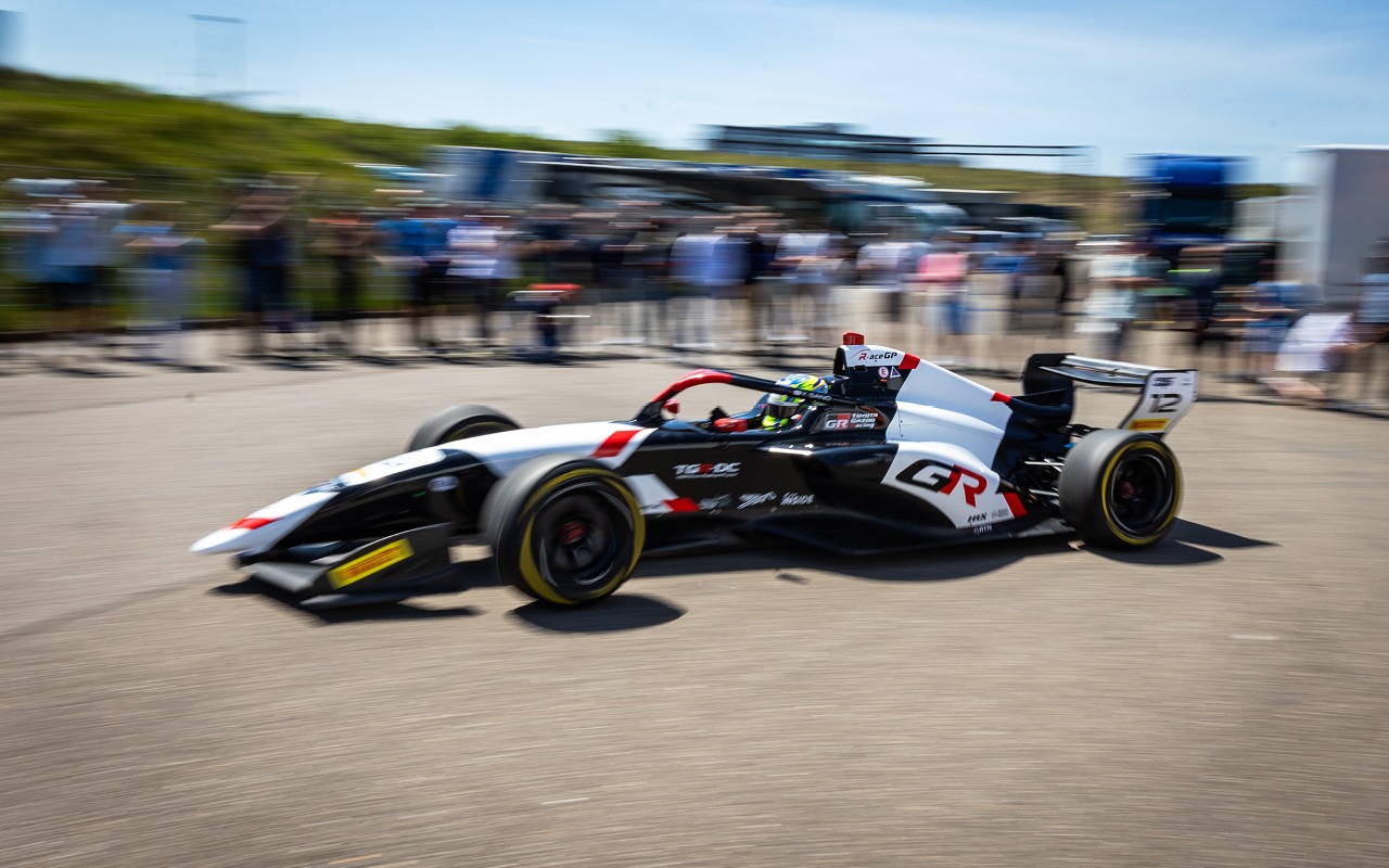 round 2 frec zandvoort r-ace gp yuki sano