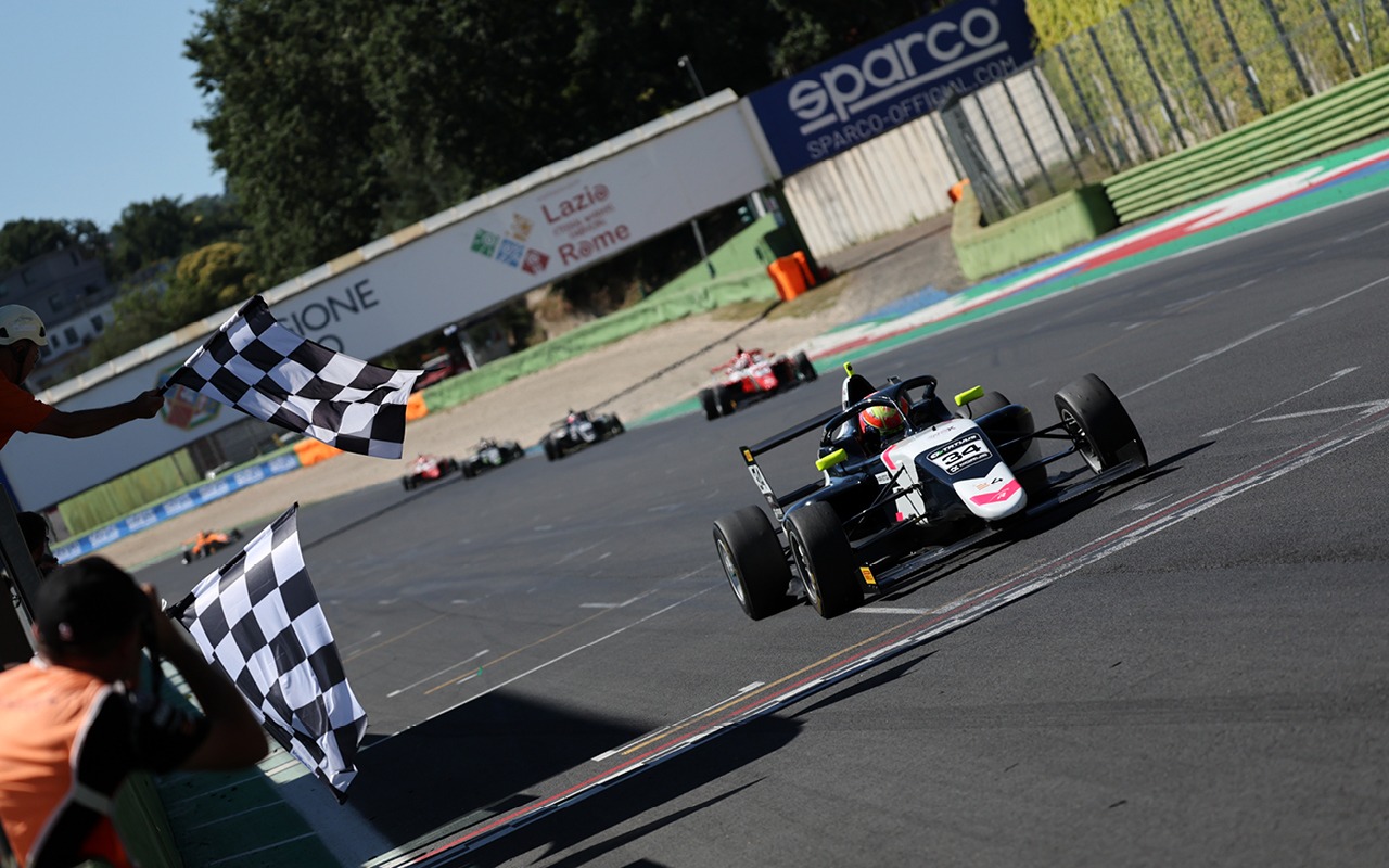 R-ace GP EURO4 Vallelunga Kenzo craigie WIN 2