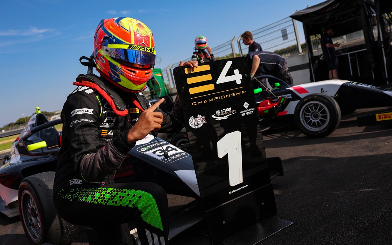 EURO4 Paul Ricard Kenzo Craigie Win rookie winner r-ace gp